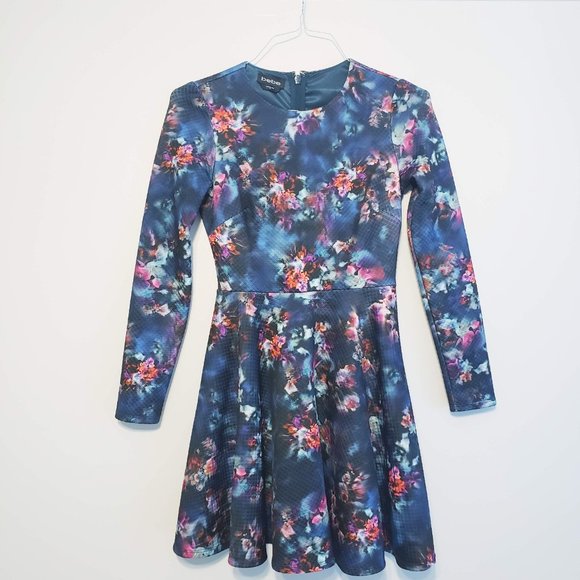 Bebe Print Jacquard Flared Dress - Picture 3 of 8